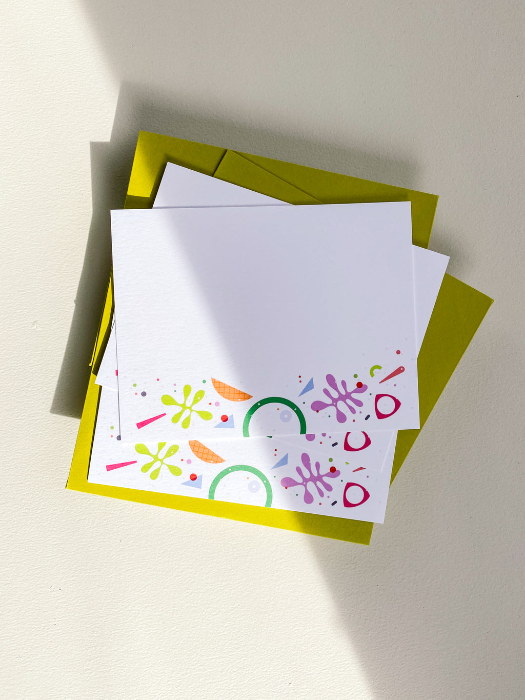 Bouncing Shapes Flat Note Card Set – 4.25x5.5 (Set of 3)