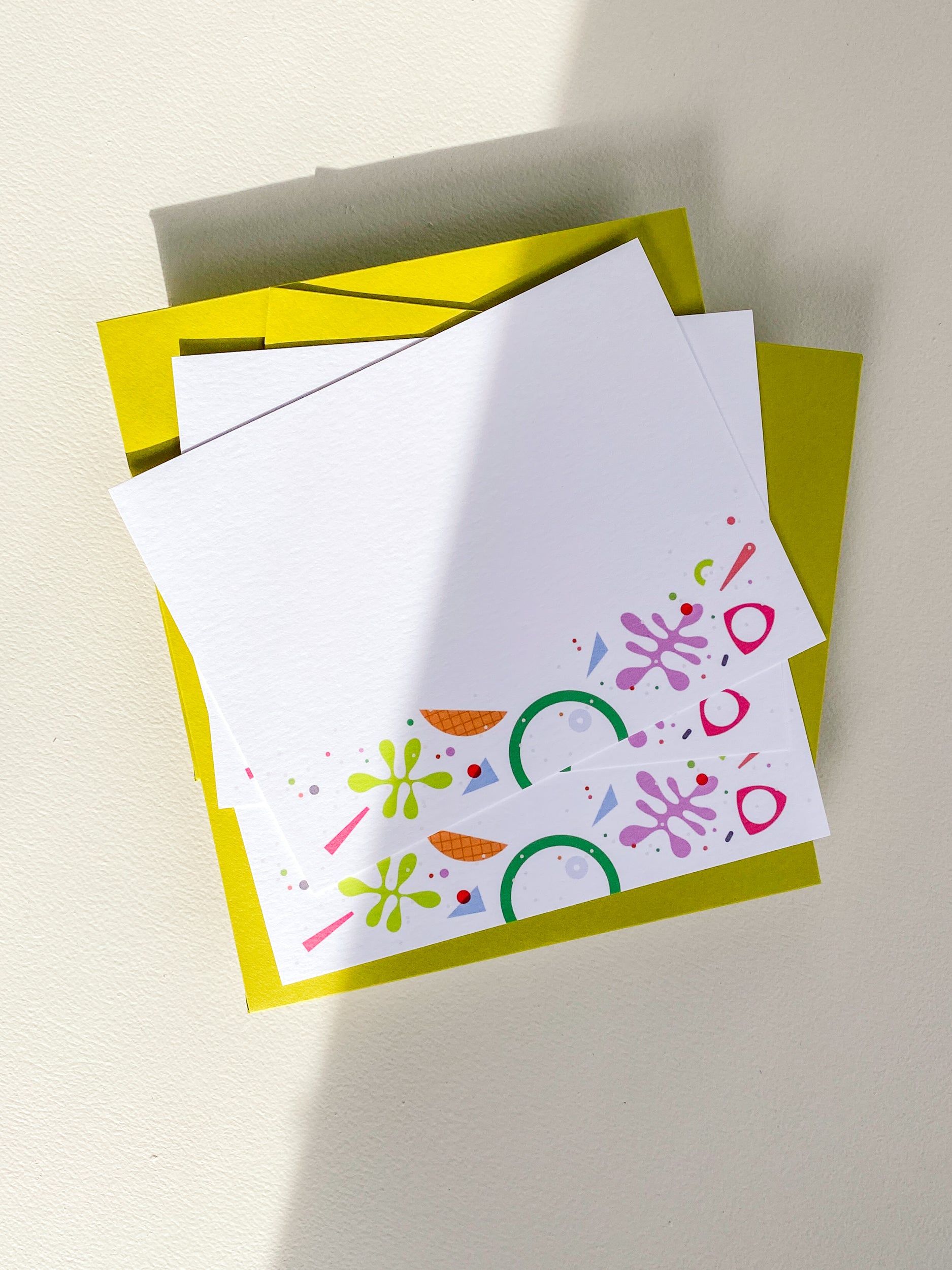 Bouncing Shapes Flat Note Card Set – 4.25x5.5 (Set of 3)