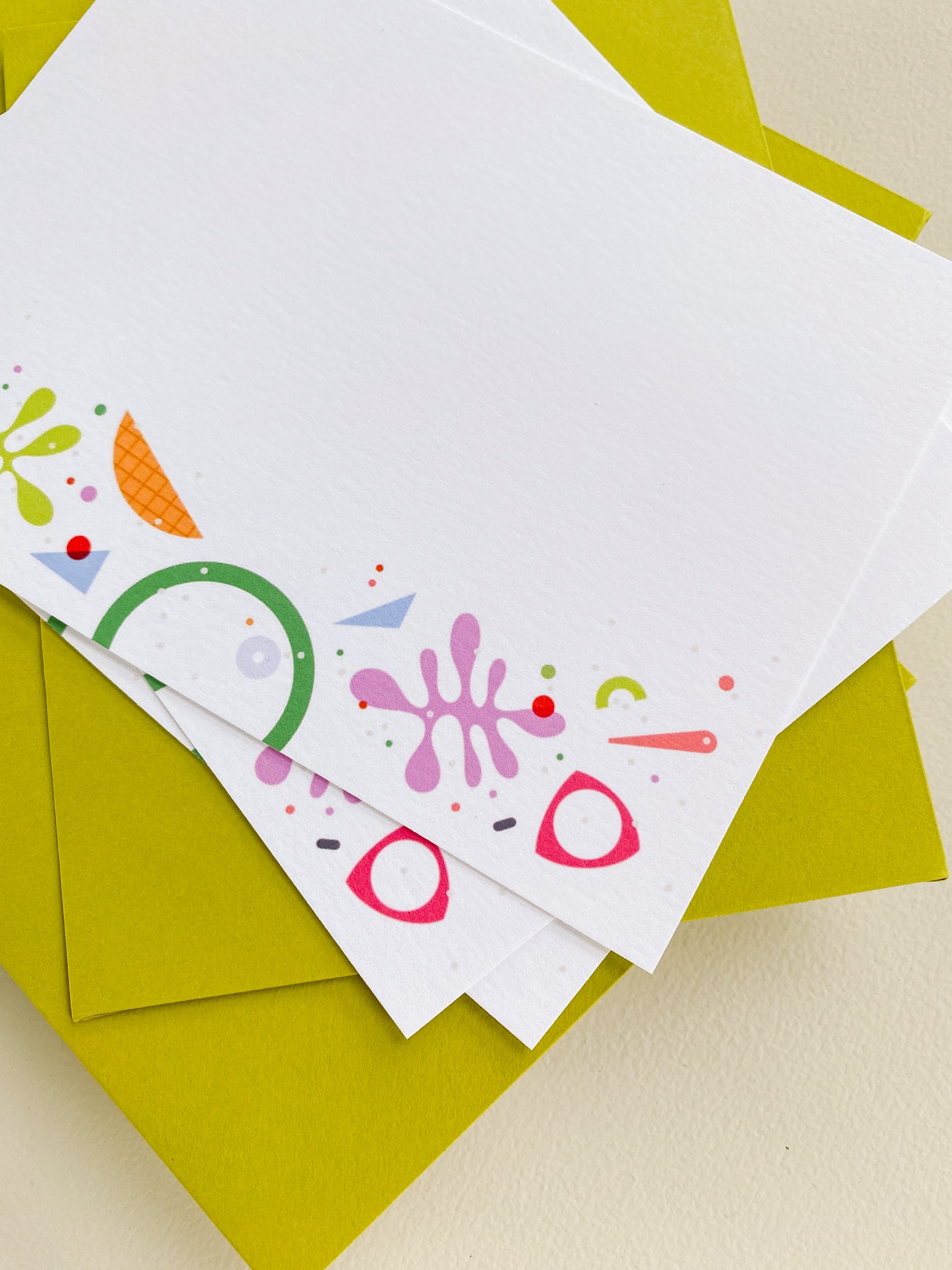 Bouncing Shapes Flat Note Card Set – 4.25x5.5 (Set of 3)